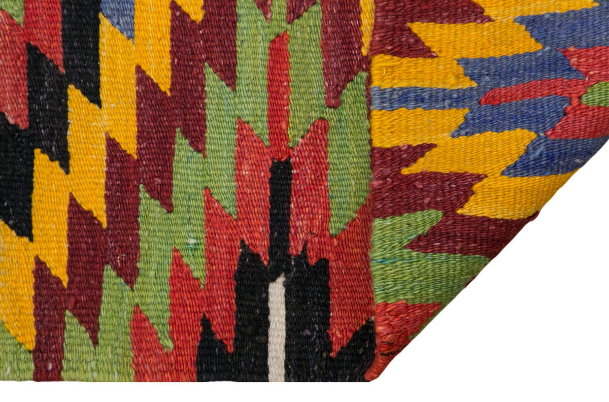 Vintage Turkish Rug, 3.5 x 4.10 ft, 106 x 148 cm