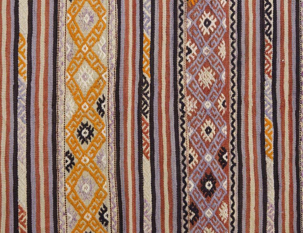 Vintage Turkish Rug, 3.5 x 5 ft, 106 x 154 cm