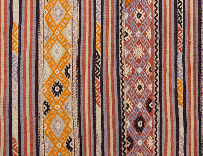 Vintage Turkish Rug, 3.5 x 5 ft, 106 x 154 cm