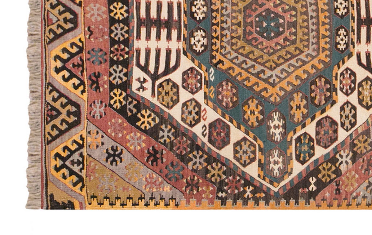 Vintage Turkish Rug, 3.8 x 6.10 ft, 114 x 210 cm