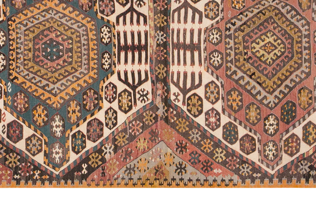 Vintage Turkish Rug, 3.8 x 6.10 ft, 114 x 210 cm