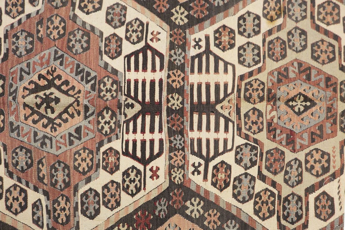Vintage Turkish Rug, 3.9 x 5.8 ft, 115 x 173 cm