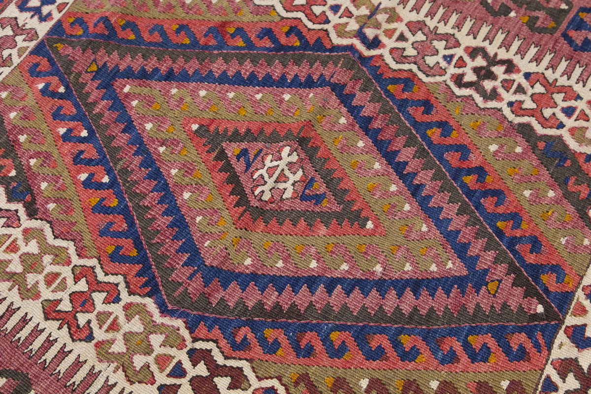 Vintage Turkish Rug, 4.1 x 3 ft, 125 x 92 cm