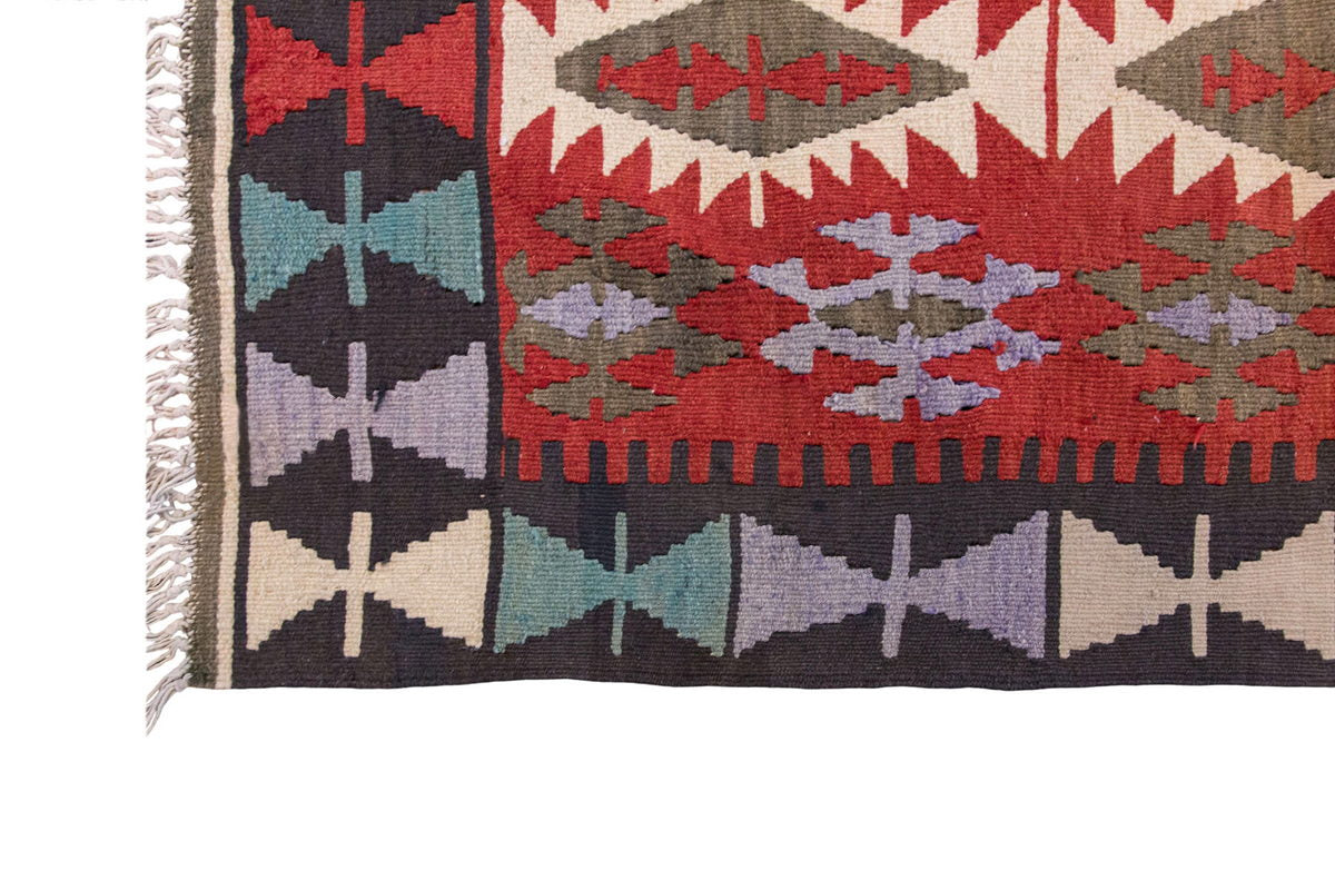 Vintage Turkish Rug, 4.11 x 2.10 ft, 152 x 87 cm