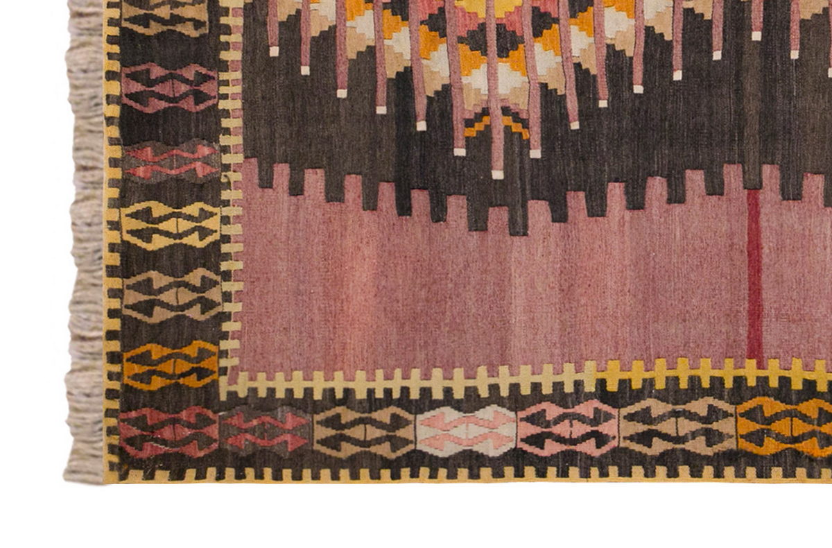 Vintage Turkish Rug, 4.11 x 6.5 ft Rug, 151 x 197 cm