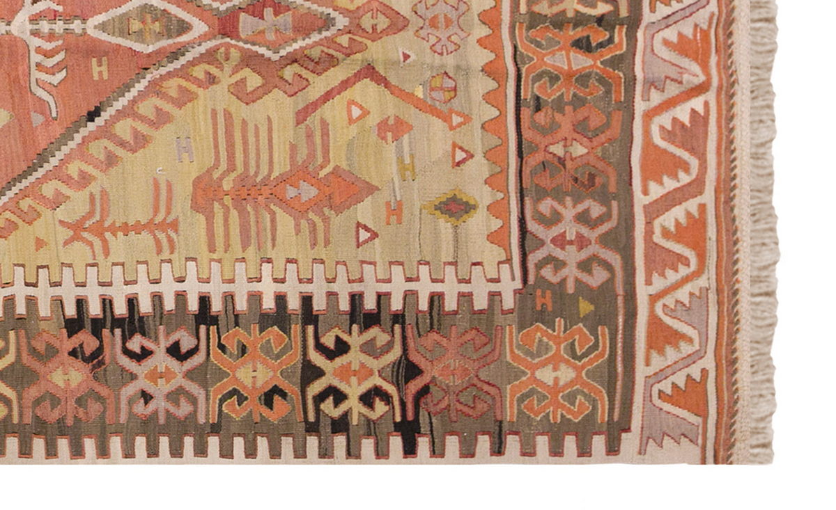 Vintage Turkish Rug, 4.3 x 6 ft, 132 x 183 cm