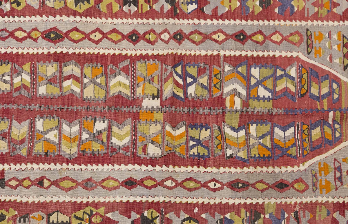 Vintage Turkish Rug, 4.4 x 5.4 ft, 133 x 165 cm