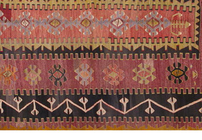 Vintage Turkish Rug, 4.4 x 6.5 ft, 134 x 196 cm