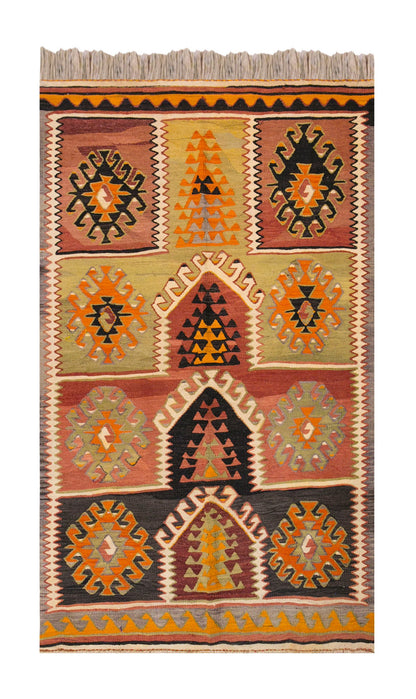 Vintage Turkish Rug, 4.4 x 6.9 ft, 134 x 206 cm