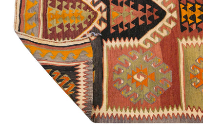 Vintage Turkish Rug, 4.4 x 6.9 ft, 134 x 206 cm