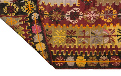 Vintage Turkish Rug, 4.5 x 6.11 ft, 137 x 213 cm