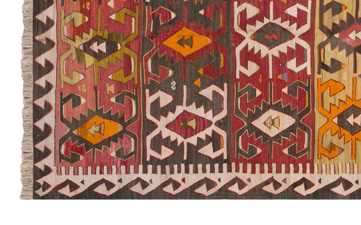 Vintage Turkish Rug, 4.5 x 8.11 ft Rug, 135 x 272 cm