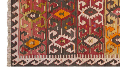 Vintage Turkish Rug, 4.5 x 8.11 ft Rug, 135 x 272 cm