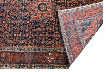 Vintage Turkish Rug, 4.6 x 6.3 feet / 140 x 191 cm