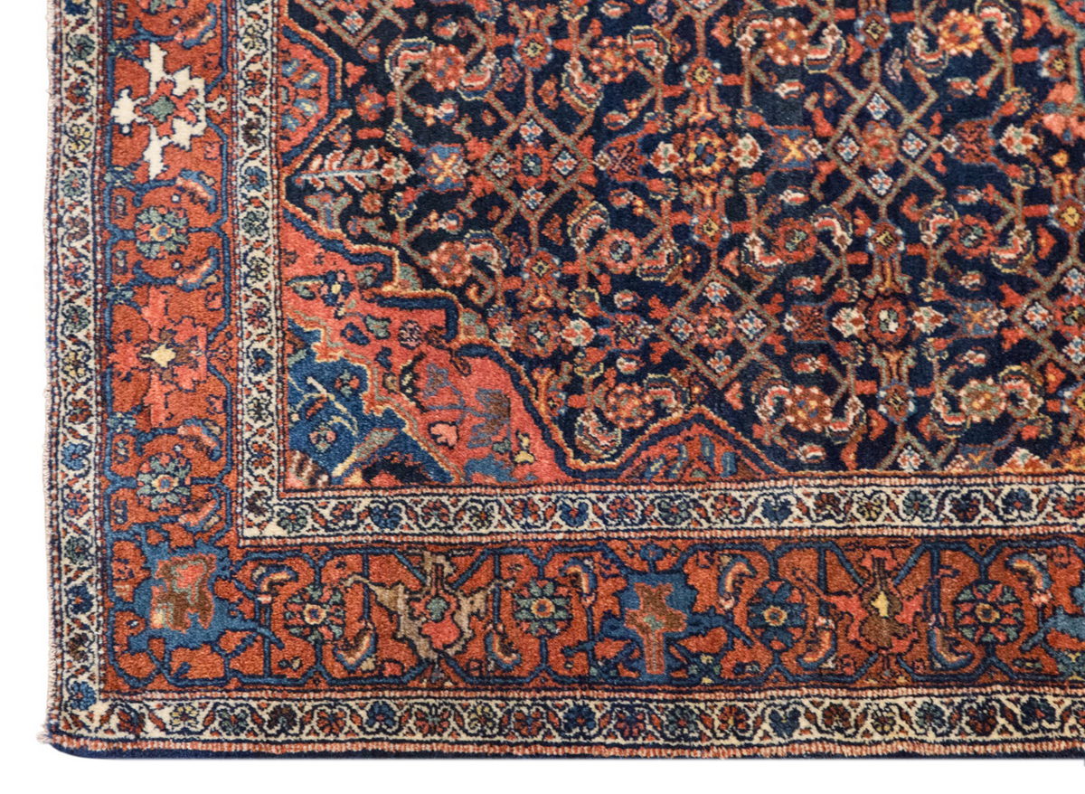 Vintage Turkish Rug, 4.6 x 6.3 feet / 140 x 191 cm