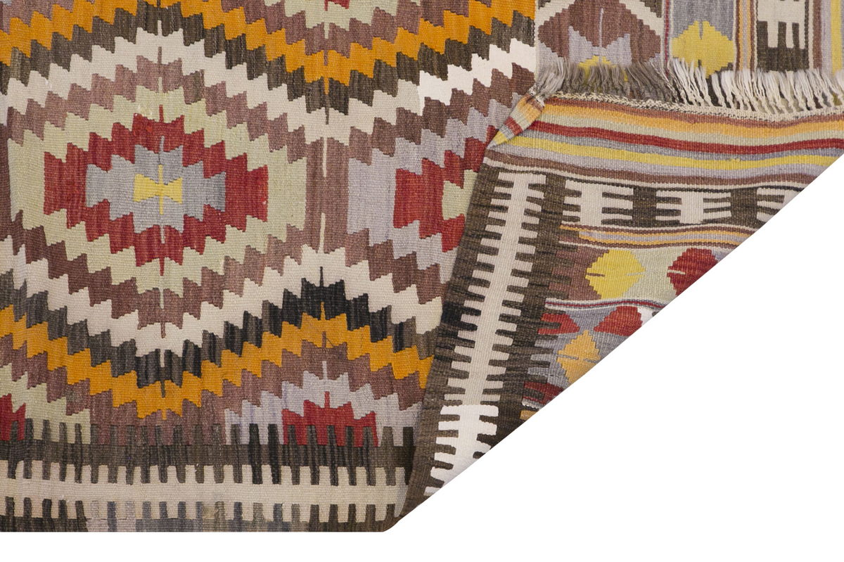 Vintage Turkish Rug, 4.6 x 6.4 ft Rug, 138 x 194 cm