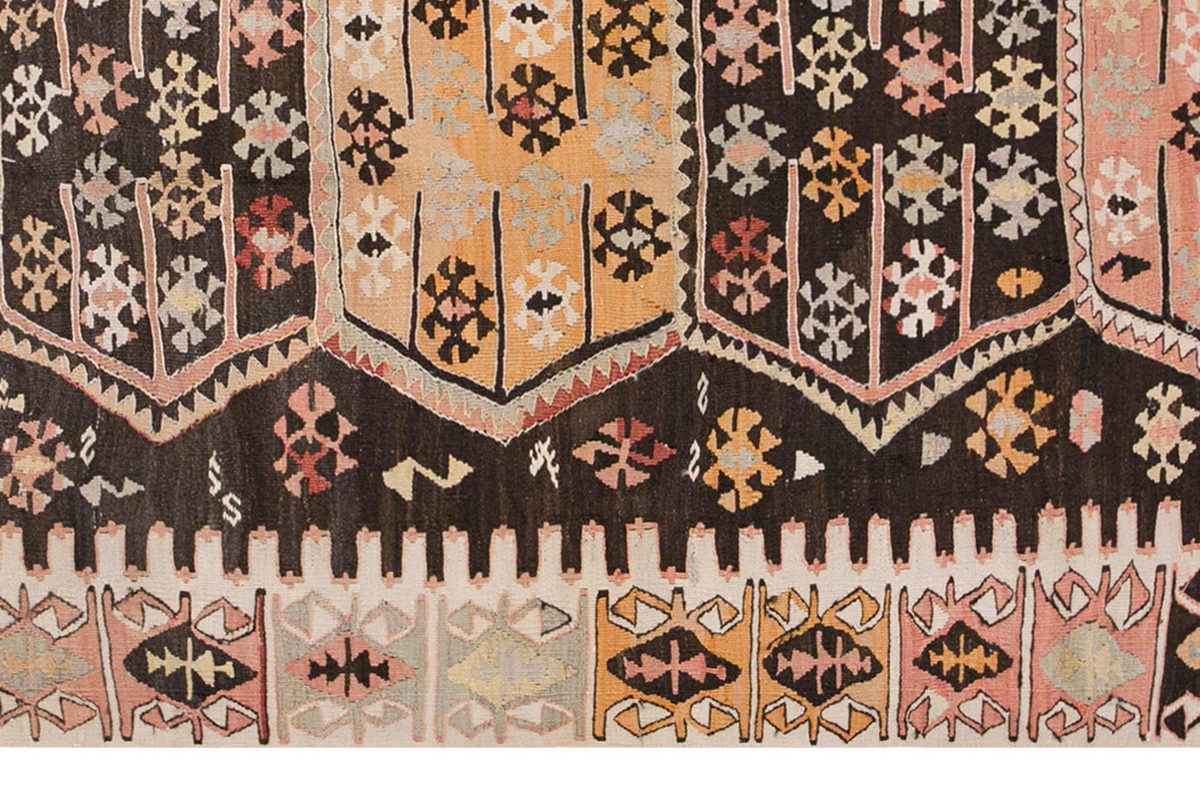 Vintage Turkish Rug, 4.6 x 7.1 ft, 138 x 218 cm