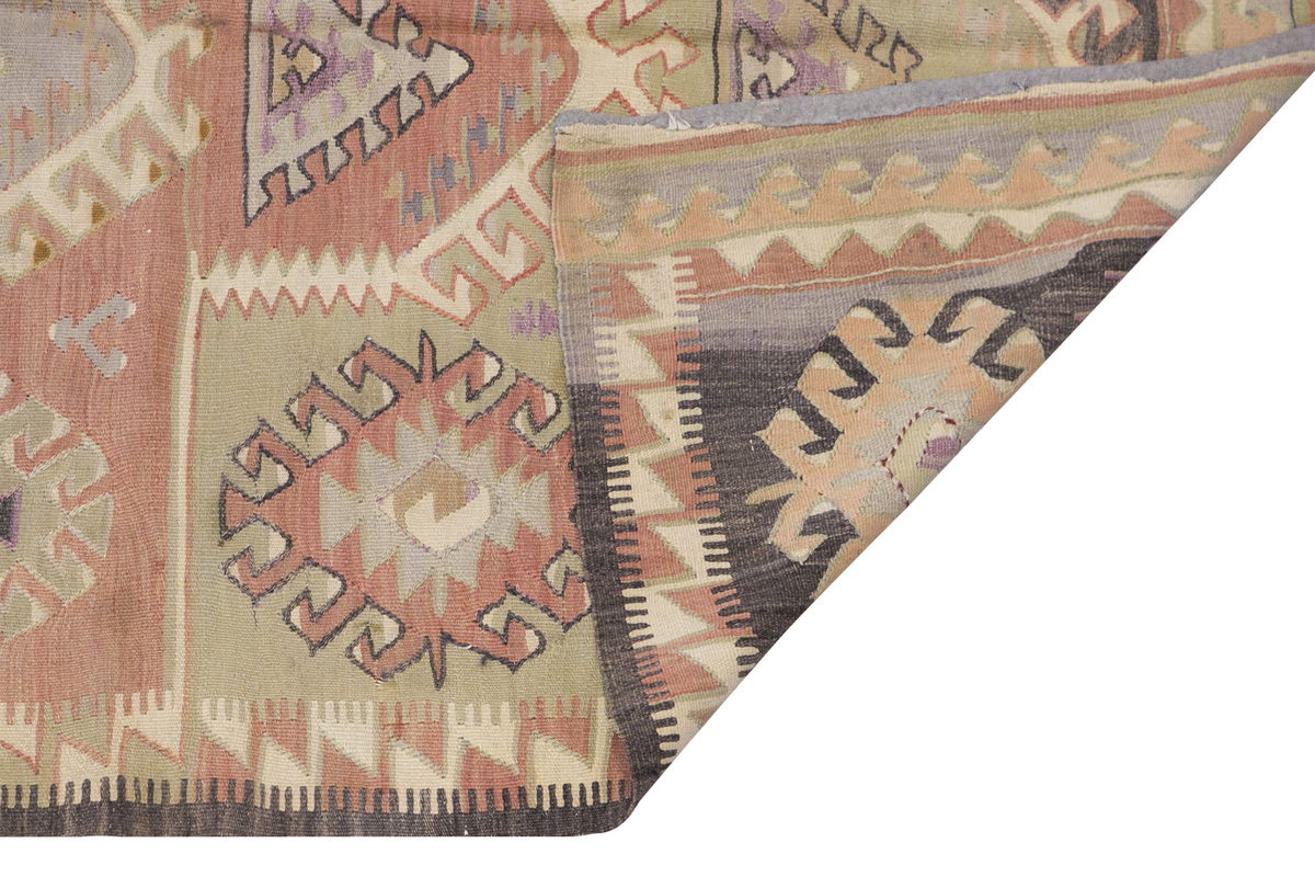 Vintage Turkish Rug, 4.7 x 6.9 ft Rug, 140 x 207 cm