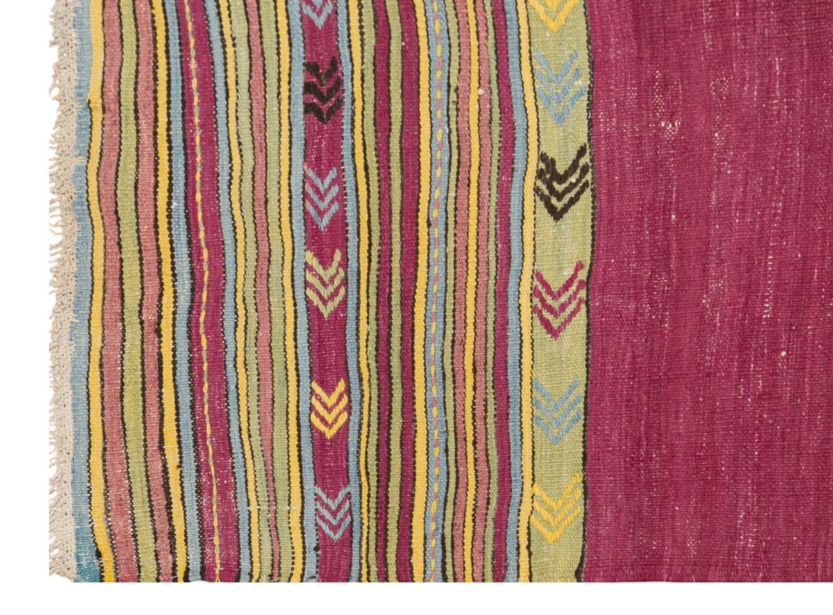 Vintage Turkish Rug, 4.7 x 7 ft, 140 x 215 cm