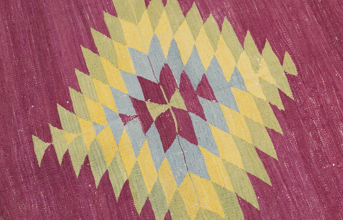 Vintage Turkish Rug, 4.7 x 7 ft, 140 x 215 cm