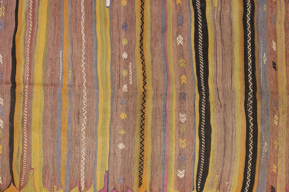 Vintage Turkish Rug, 4.8 x 7.2 ft Rug, 144 x 220 cm