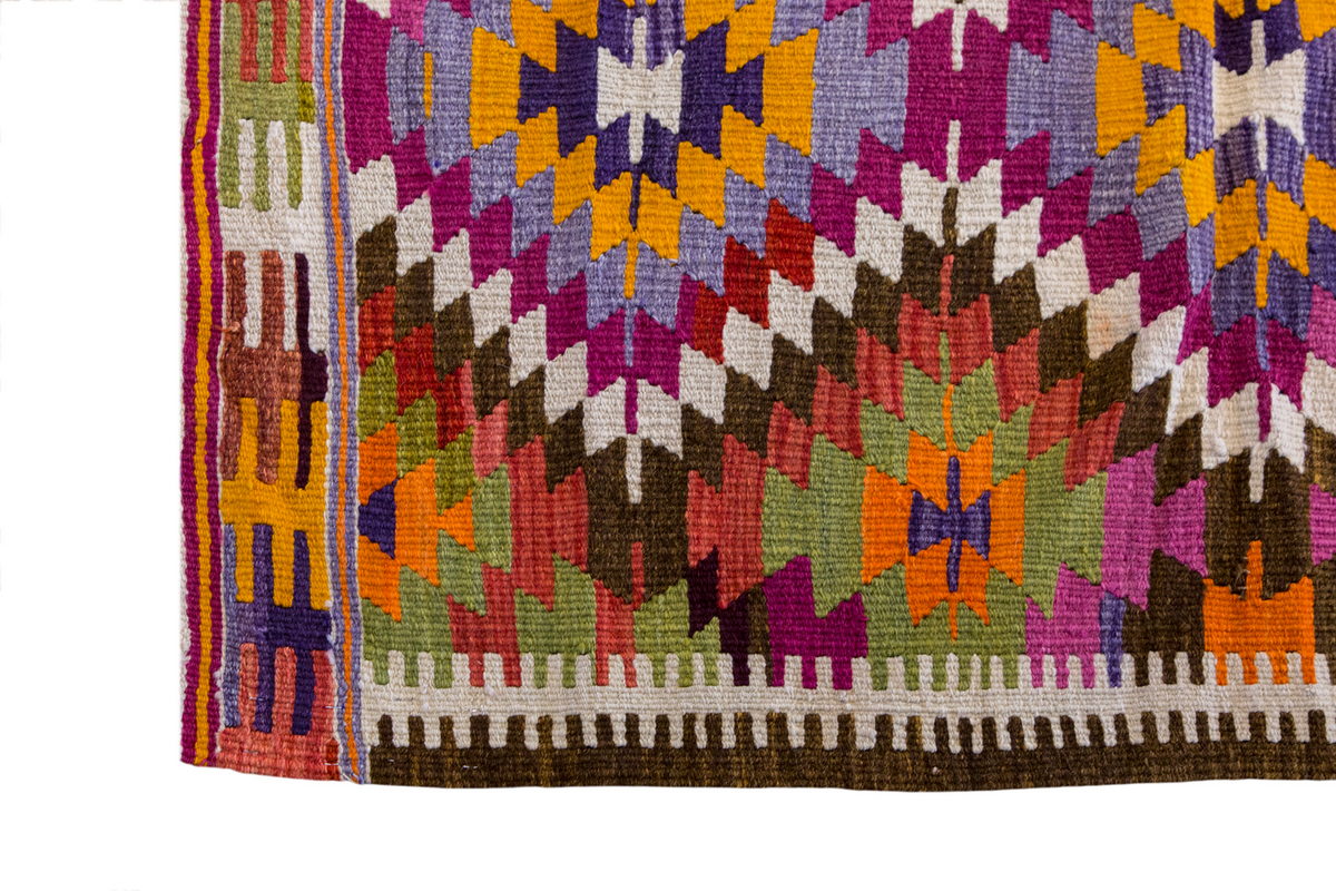 Vintage Turkish Rug, 4.9 x 3.4 ft, 145 x 103 cm