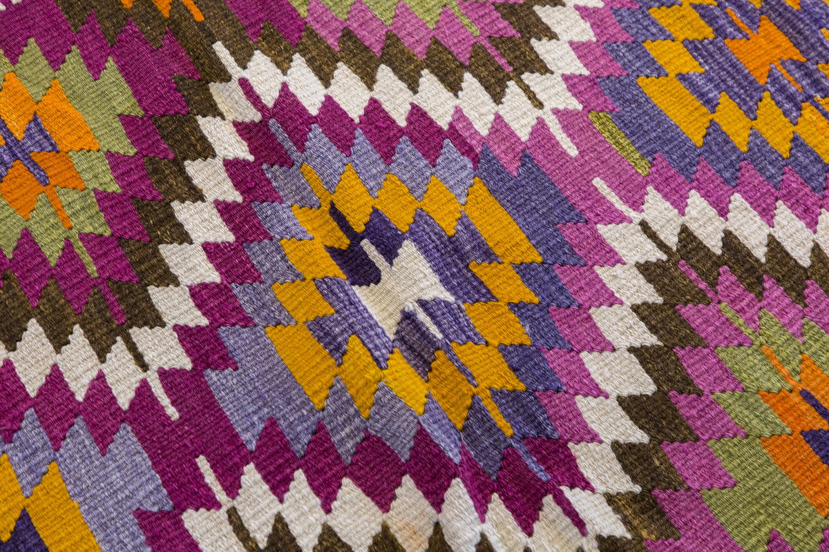Vintage Turkish Rug, 4.9 x 3.4 ft, 145 x 103 cm