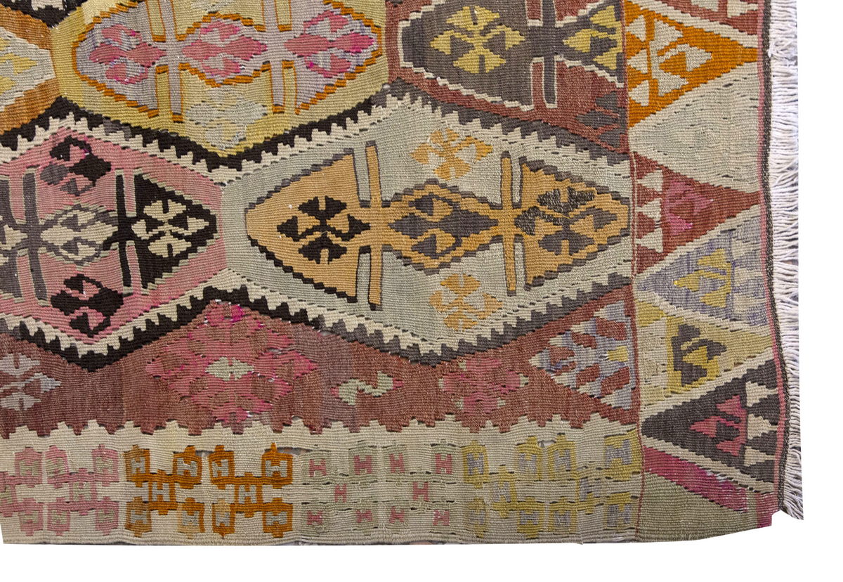 Vintage Turkish Rug, 4.9 x 3.8 ft, 147 x 112 cm