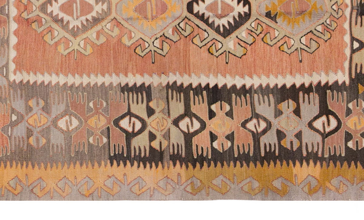 Vintage Turkish Rug, 4.9 x 6.5 ft, 145 x 198 cm