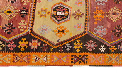 Vintage Turkish Rug, 4 x 6.10 ft, 122 x 210 cm