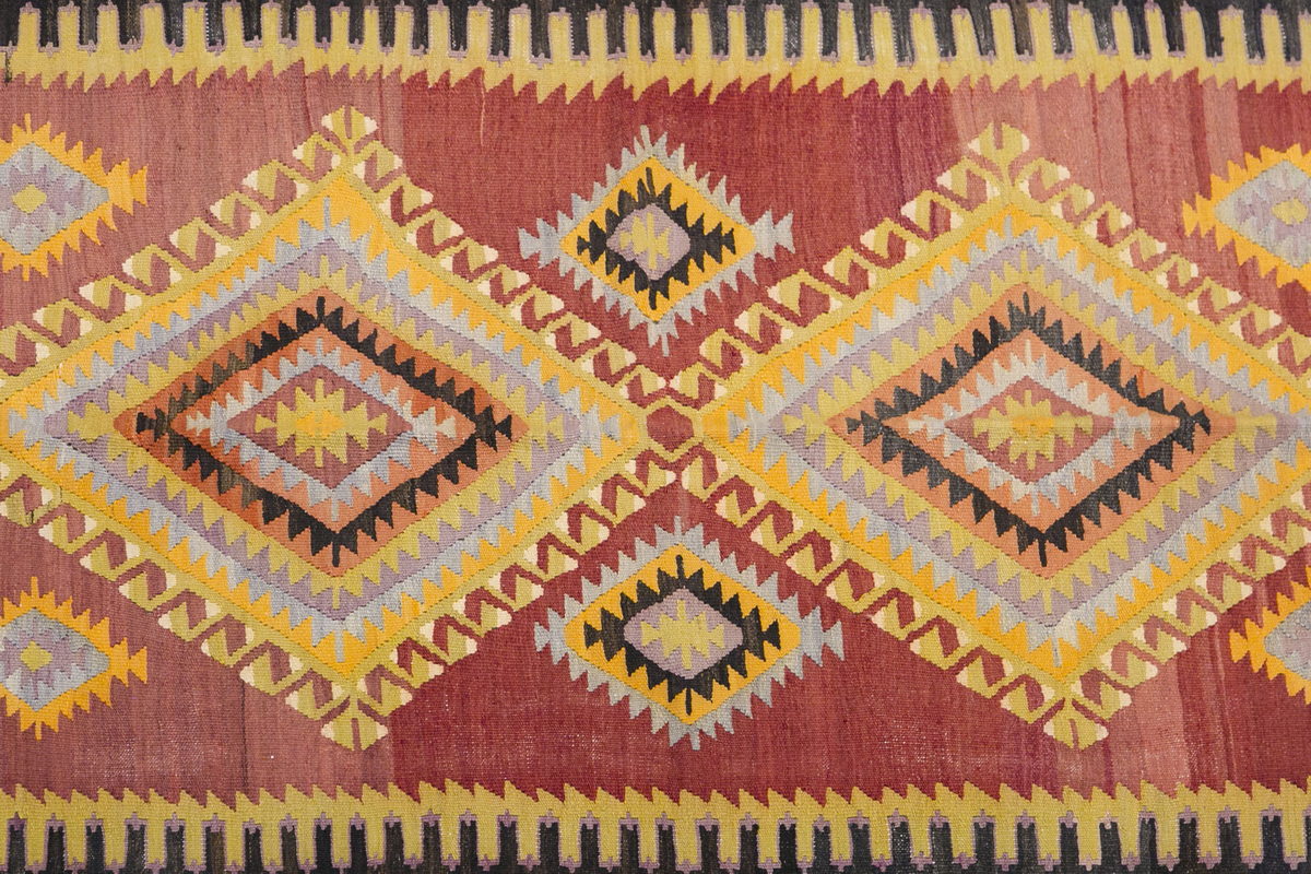 Vintage Turkish Rug, 4 x 6.8 ft, 124 x 204 cm