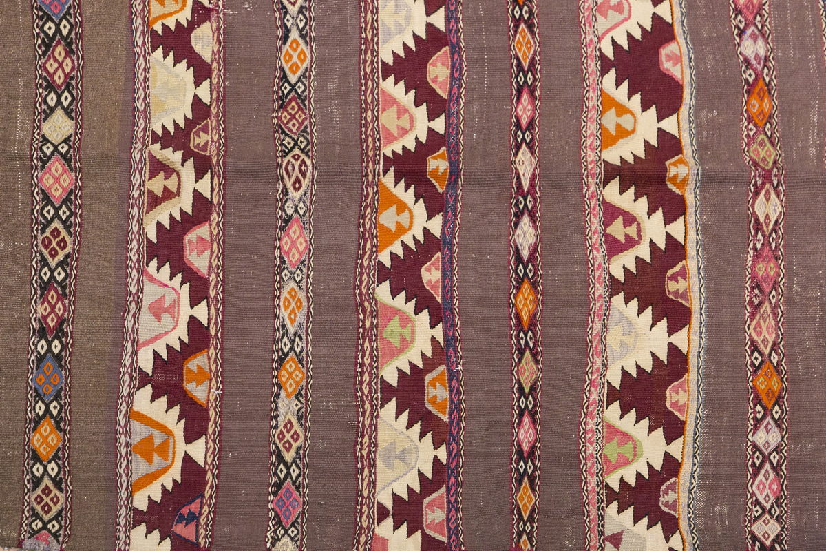Vintage Turkish Rug, 5.1 x 7.10 ft Rug, 157 x 241 cm