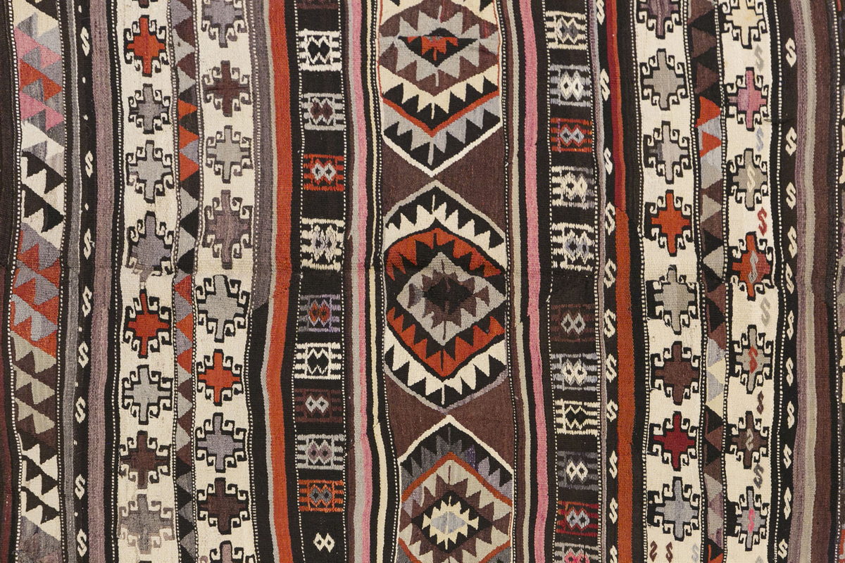 Vintage Turkish Rug, 5.1 x 7.4 ft Rug, 156 x 226 cm