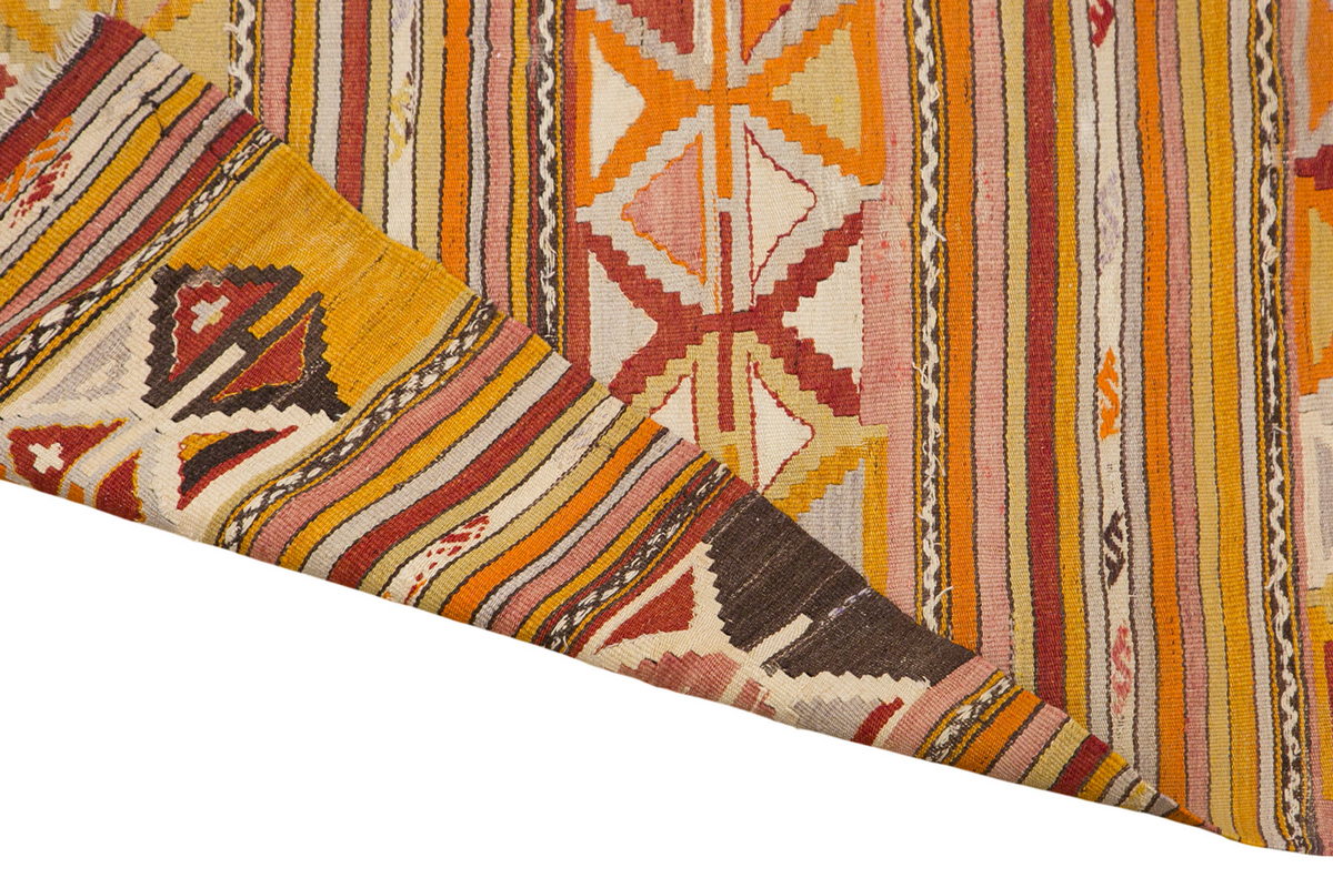 Vintage Turkish Rug, 5.2 x 6.5 ft, 158 x 196 cm
