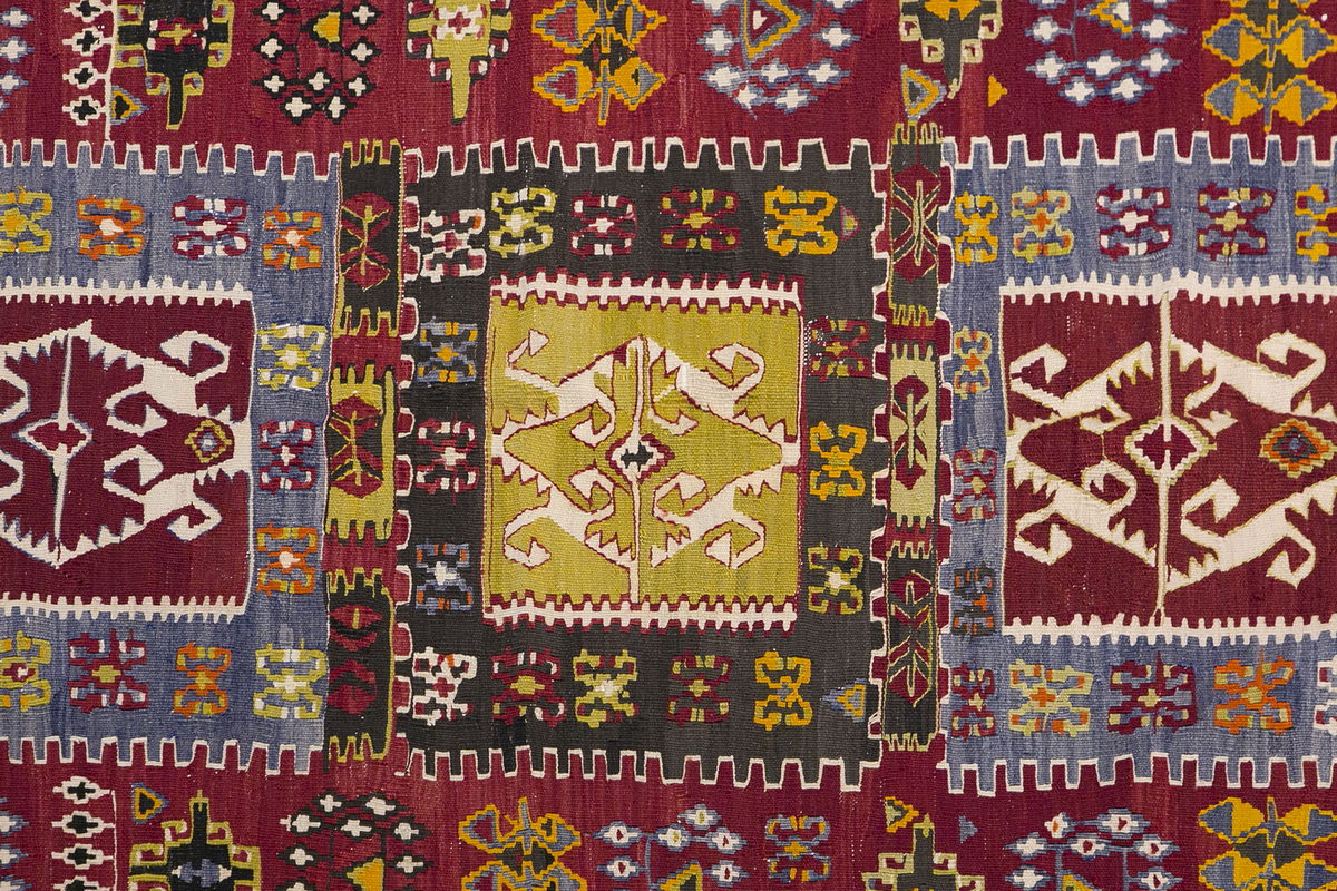 Vintage Turkish Rug, 5.5 x 6.6 ft, 166 x 200 cm