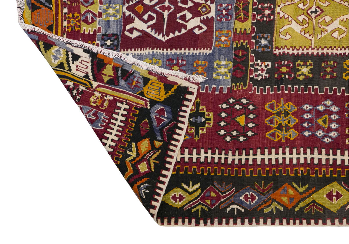 Vintage Turkish Rug, 5.5 x 6.6 ft, 166 x 200 cm