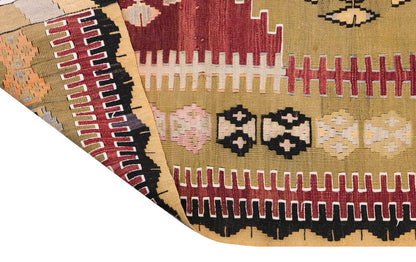 Vintage Turkish Rug, 5.6 x 8.8 ft, 170 x 266 cm