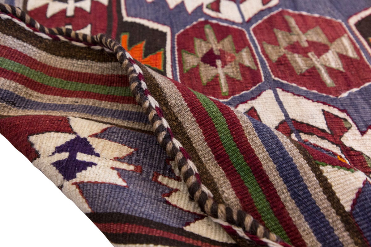 Vintage Turkish Rug, 5.8 x 3.2 ft, 174 x 97 cm