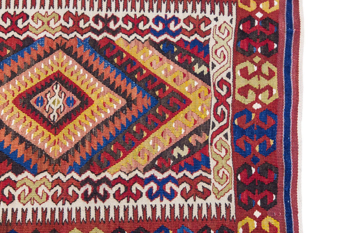 Vintage Turkish Rug, 75 x 109 cm 2.5 x 3.6 ft