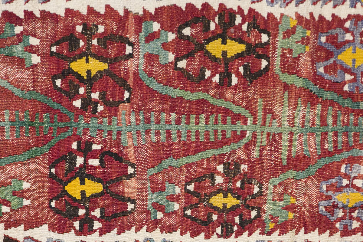 Vintage Turkish Rug, 90 x 126 cm 2.11 x 4.1 ft
