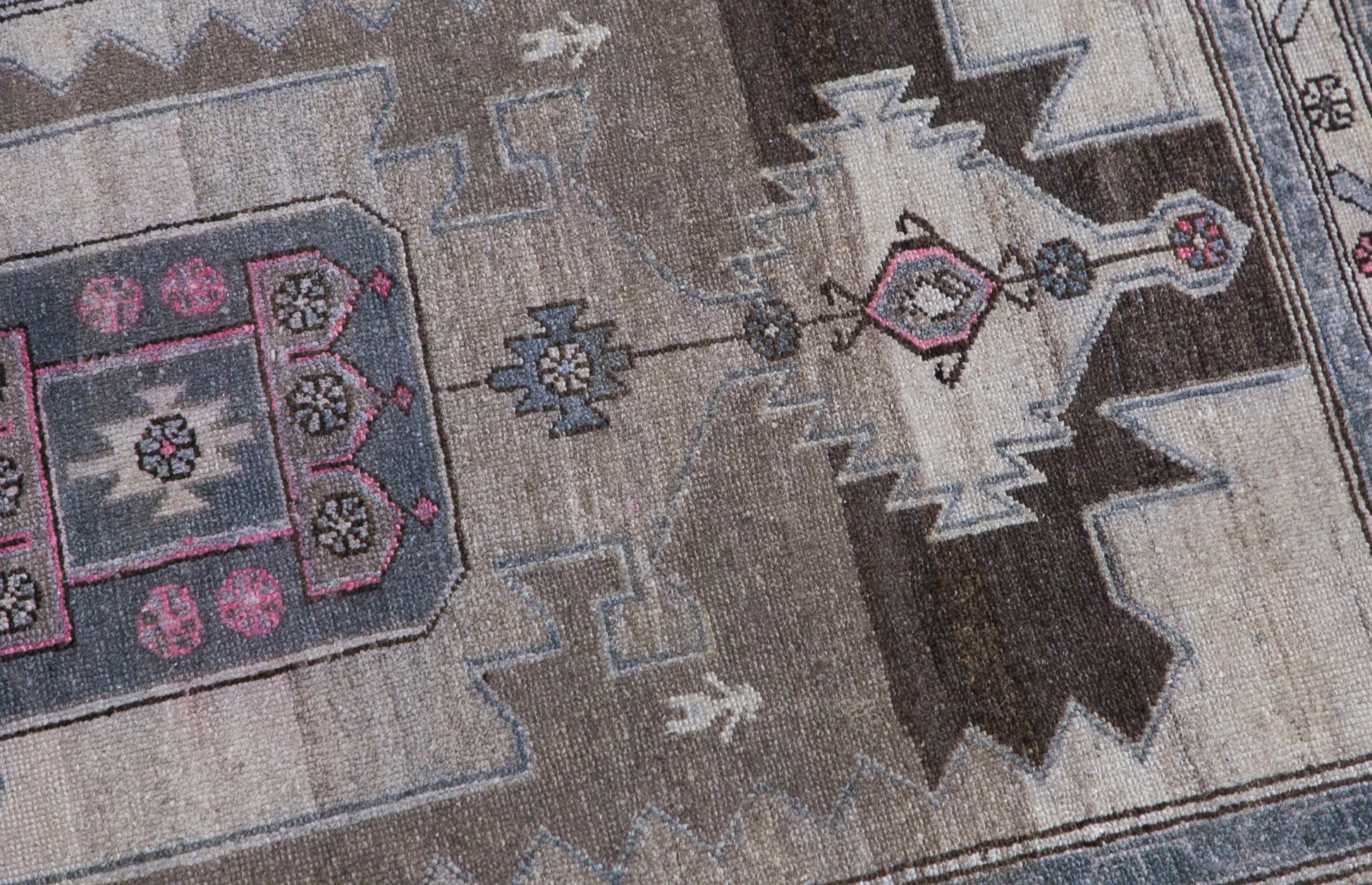 Vintage Turkish Rug 3'11" x 6'7" (120x200 cm)