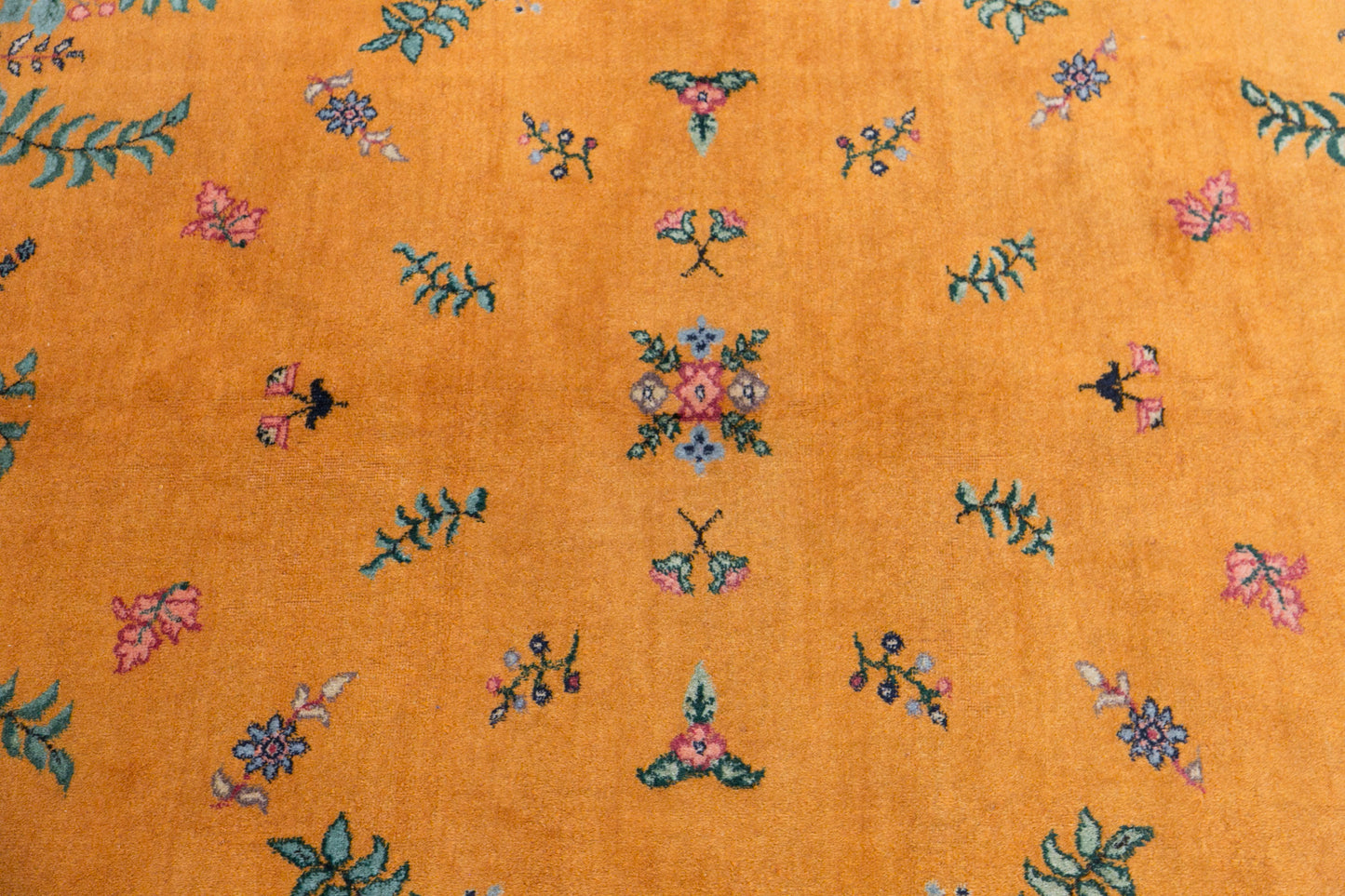 Vintage Turkish Rug 6'11" x 10'6" (212x320 cm)