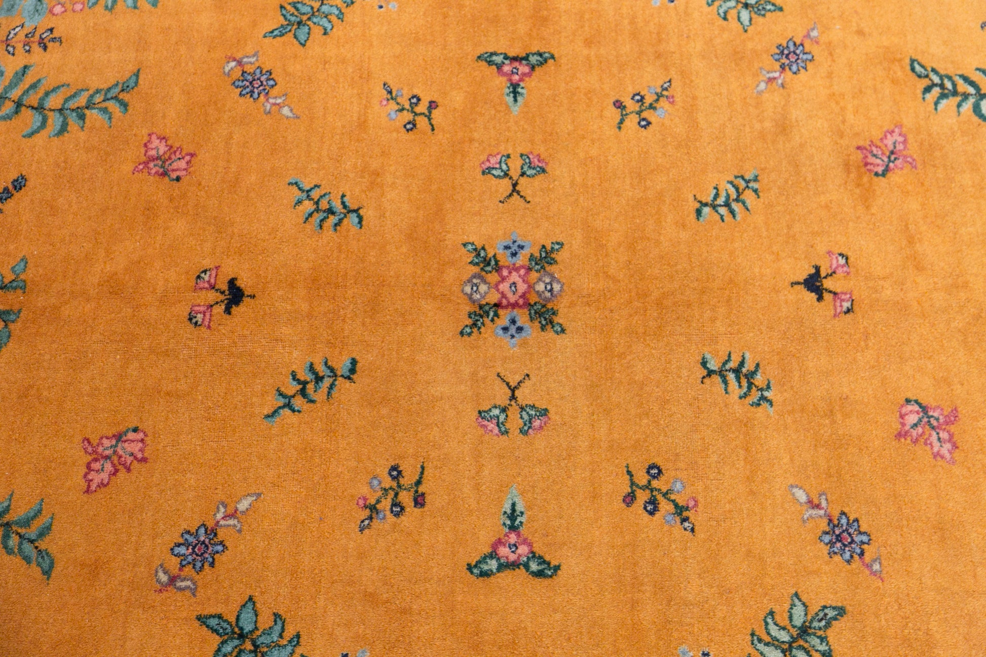 Vintage Turkish Rug 6'11" x 10'6" (212x320 cm)