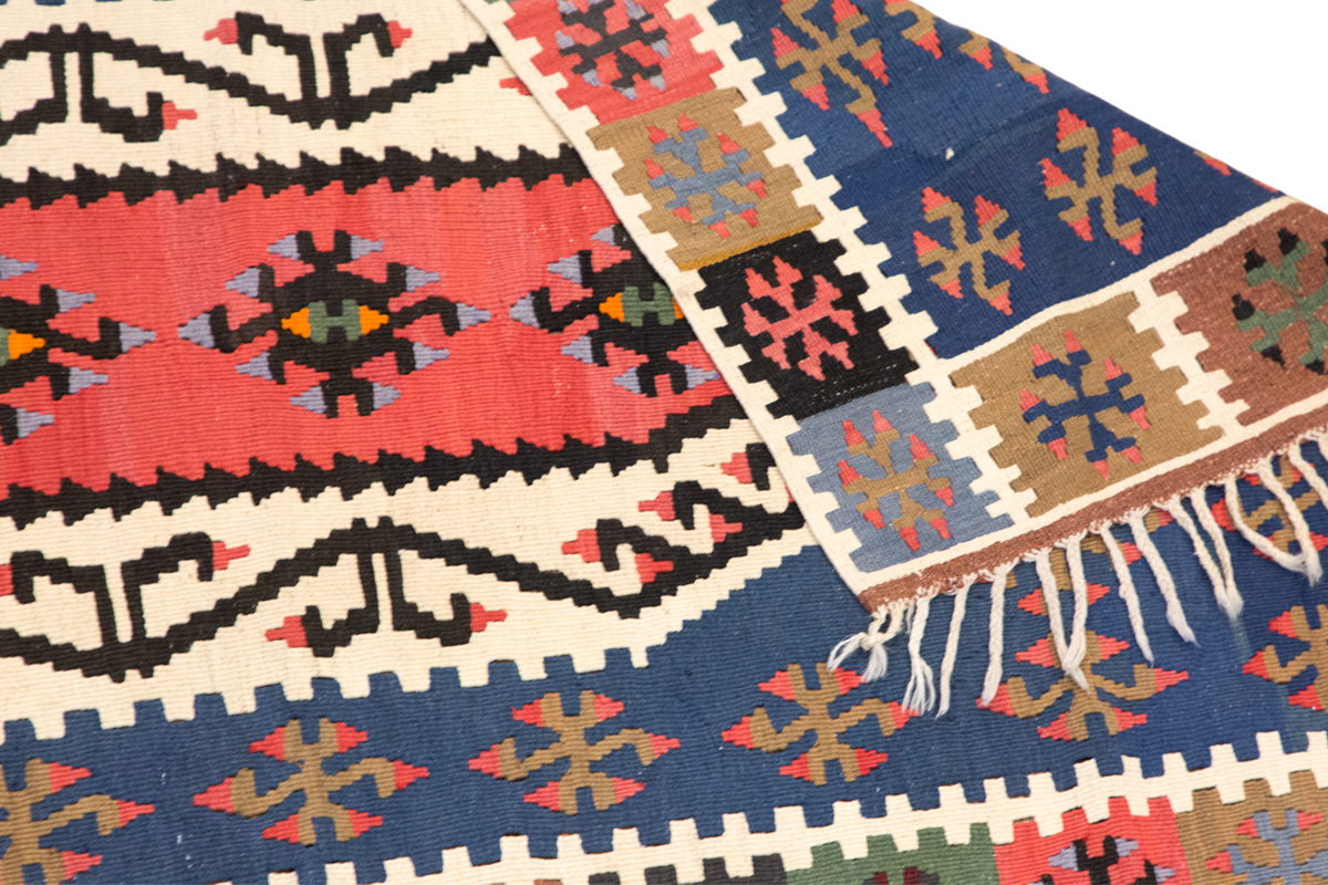Vintage Uşak Kula Kilim, 110 x 176 cm, 3.6 x 5.8 ft
